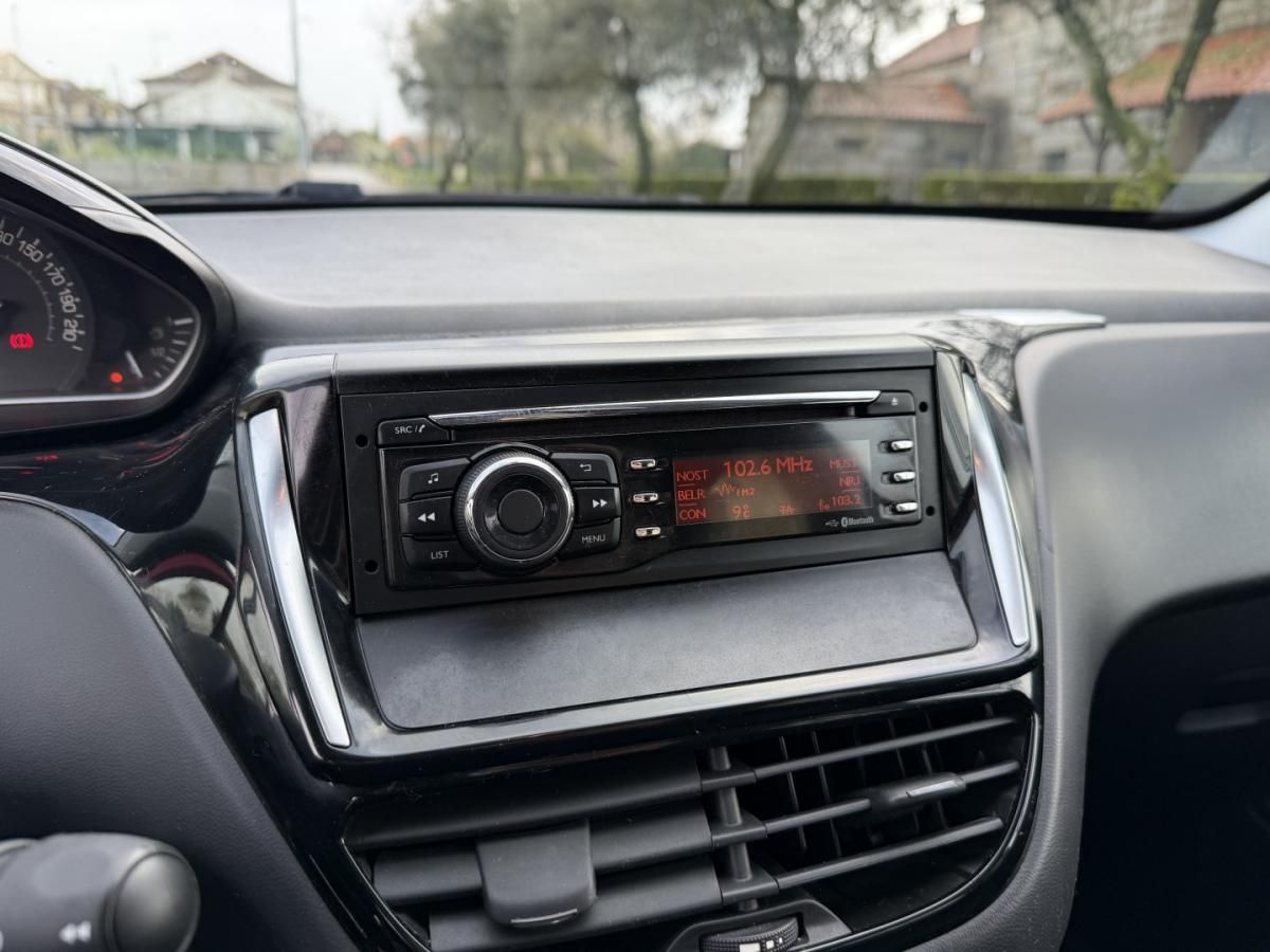 peugeot-208-2017-gasolina-1199cc