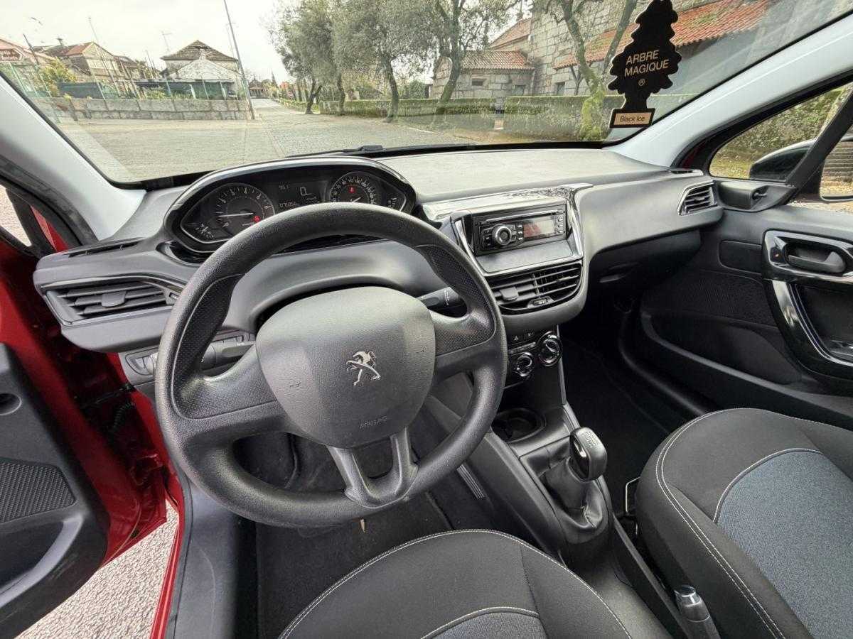 peugeot-208-2017-gasolina-1199cc