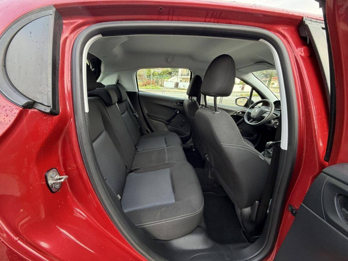 peugeot-208-2017-gasolina-1199cc