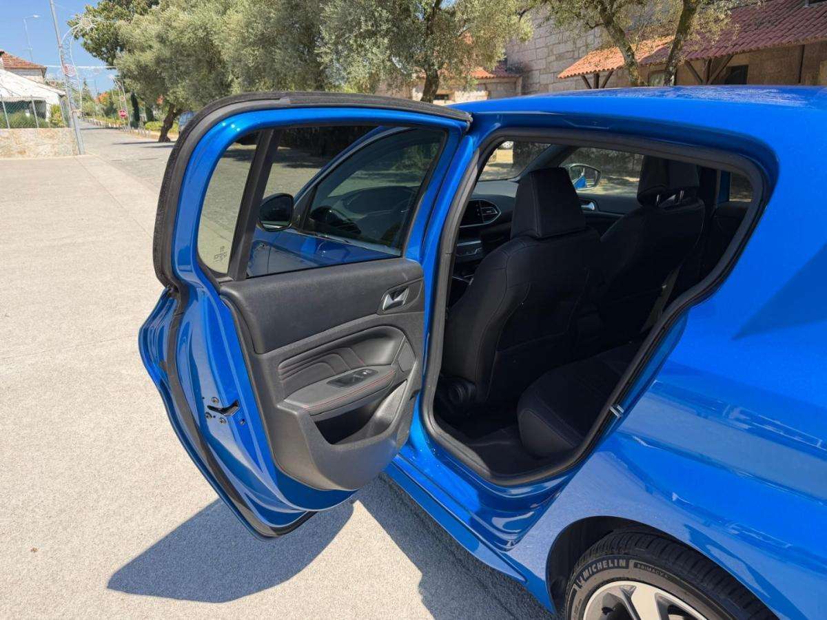 peugeot-308-2021-gasolina-1199cc
