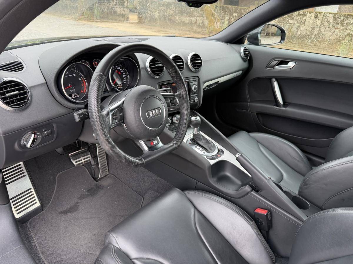 audi-tt-2014-gasolina-1984cc