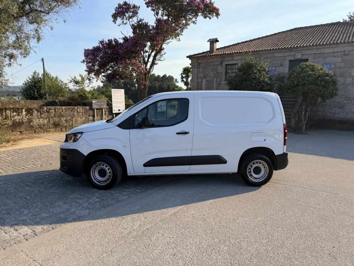 citroen-berlingo-2022-diesel-1500cc