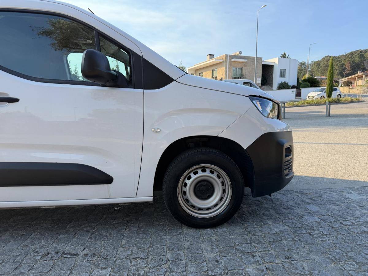 citroen-berlingo-2022-diesel-1500cc