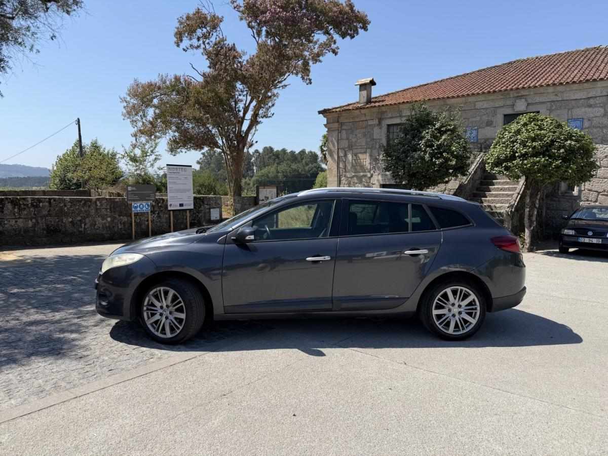 renault-megane-sport-tourer-2011-diesel-1461cc