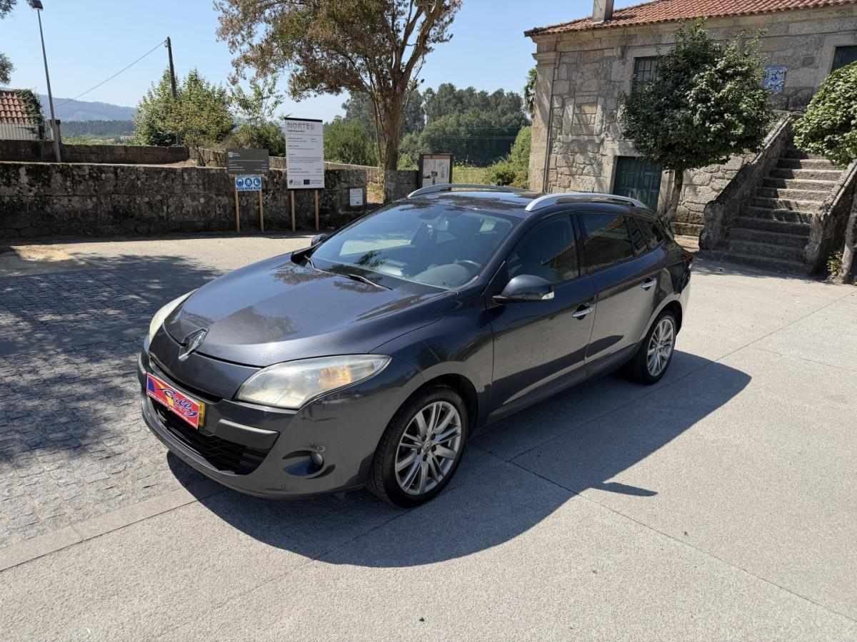 renault-megane-sport-tourer-2011-diesel-1461cc