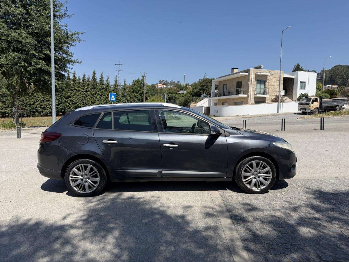 renault-megane-sport-tourer-2011-diesel-1461cc