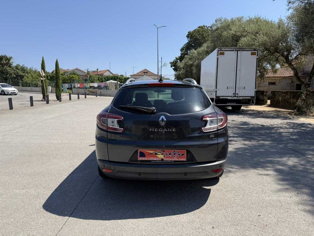 renault-megane-sport-tourer-2011-diesel-1461cc