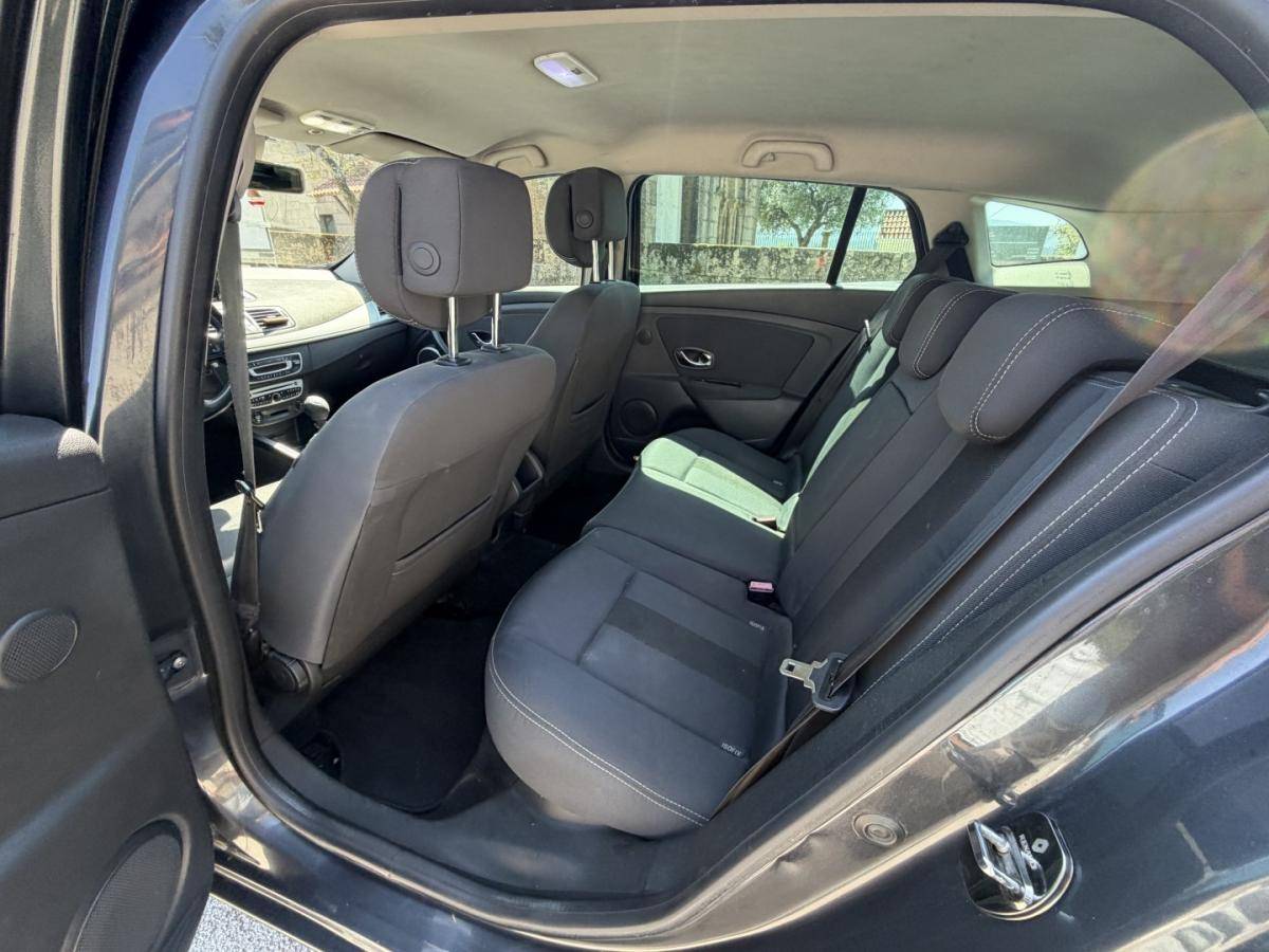 renault-megane-sport-tourer-2011-diesel-1461cc