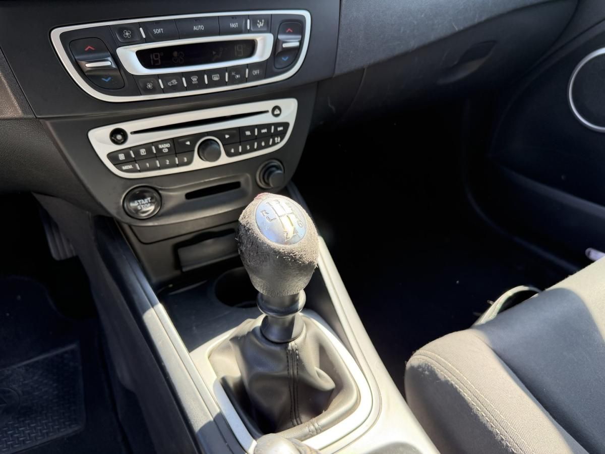 renault-megane-sport-tourer-2011-diesel-1461cc