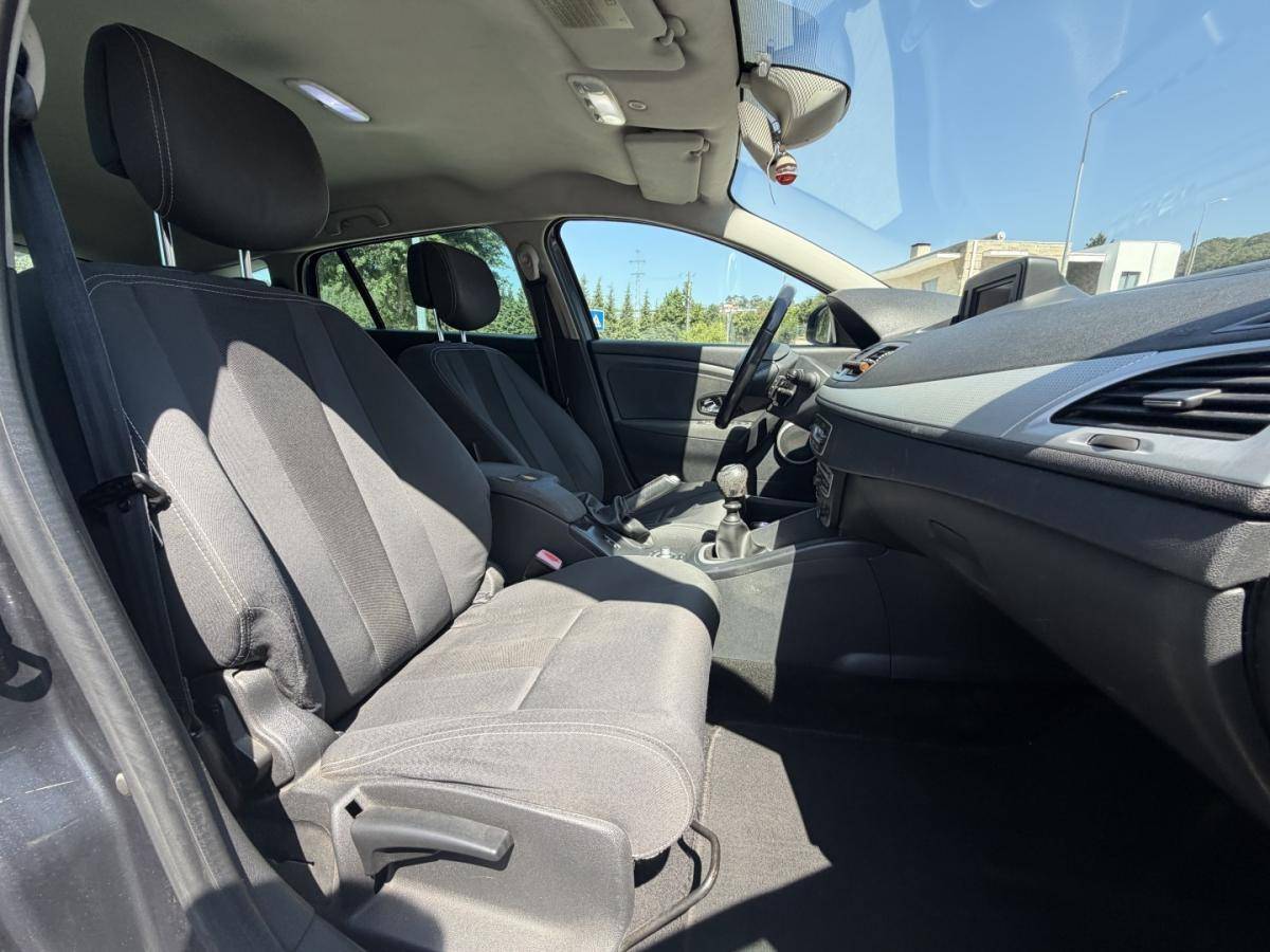 renault-megane-sport-tourer-2011-diesel-1461cc