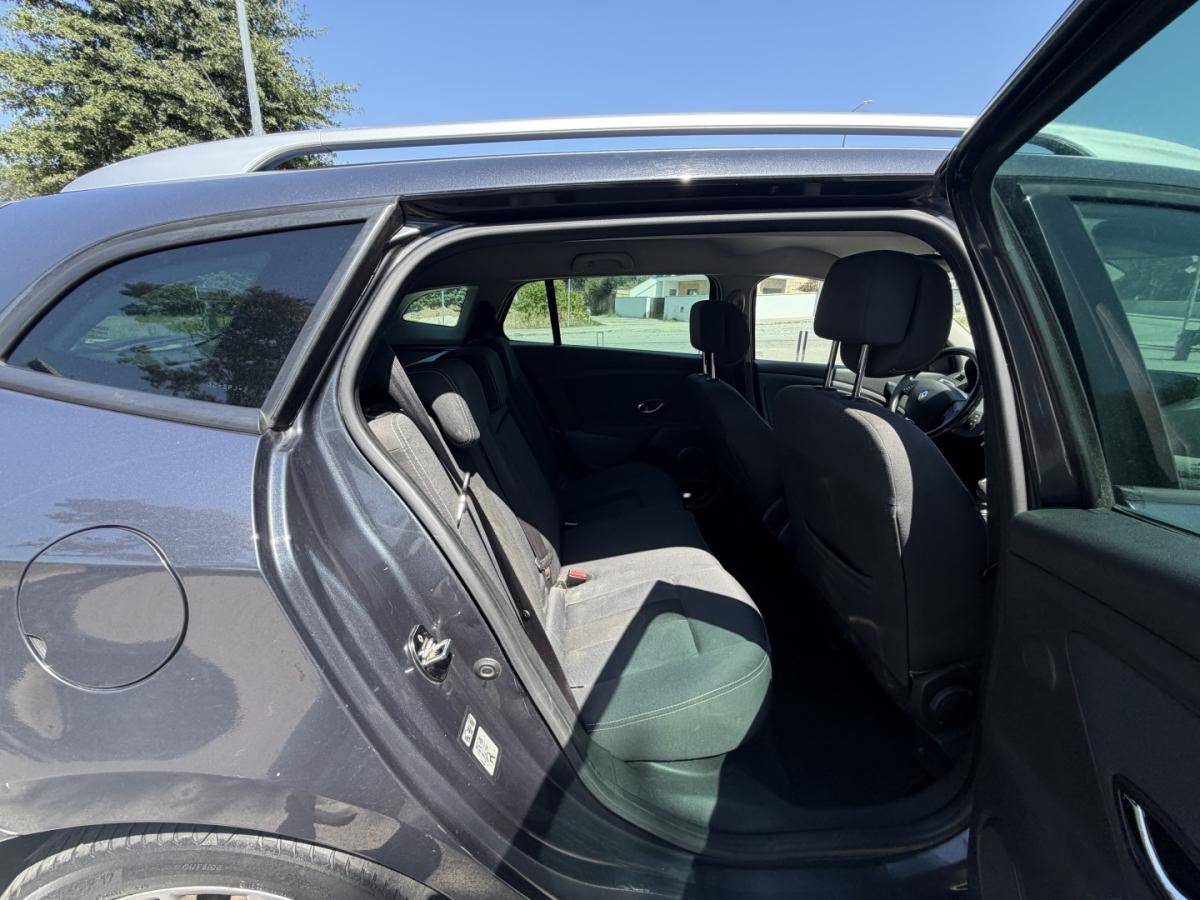 renault-megane-sport-tourer-2011-diesel-1461cc