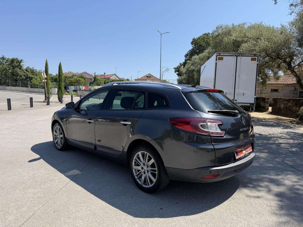 renault-megane-sport-tourer-2011-diesel-1461cc