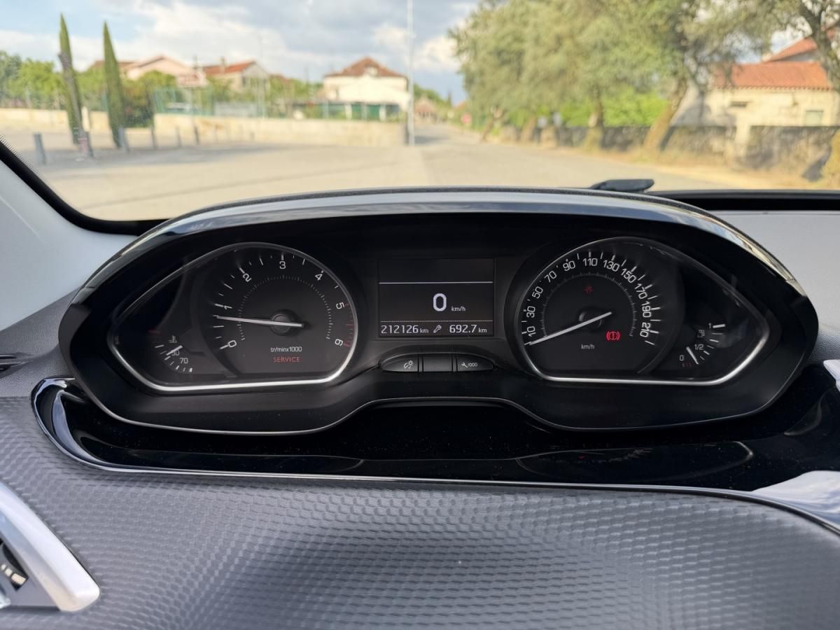 peugeot-208-2015-diesel-1560cc