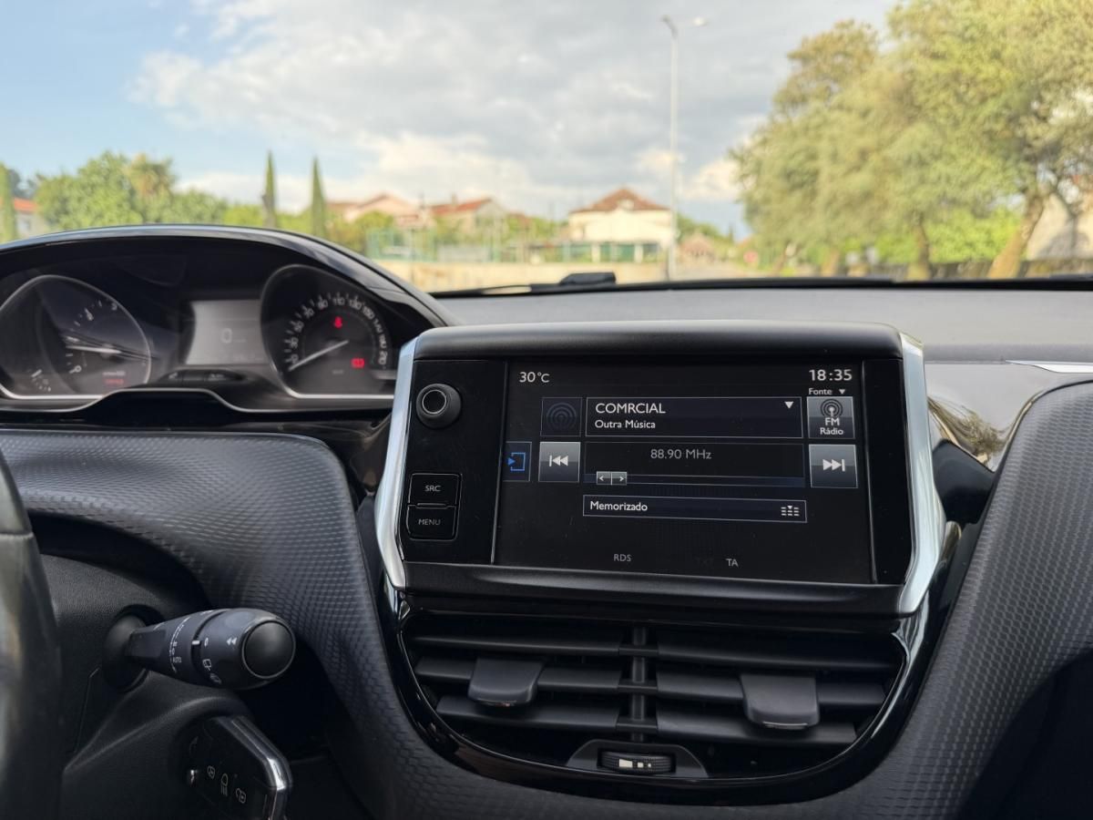 peugeot-208-2015-diesel-1560cc