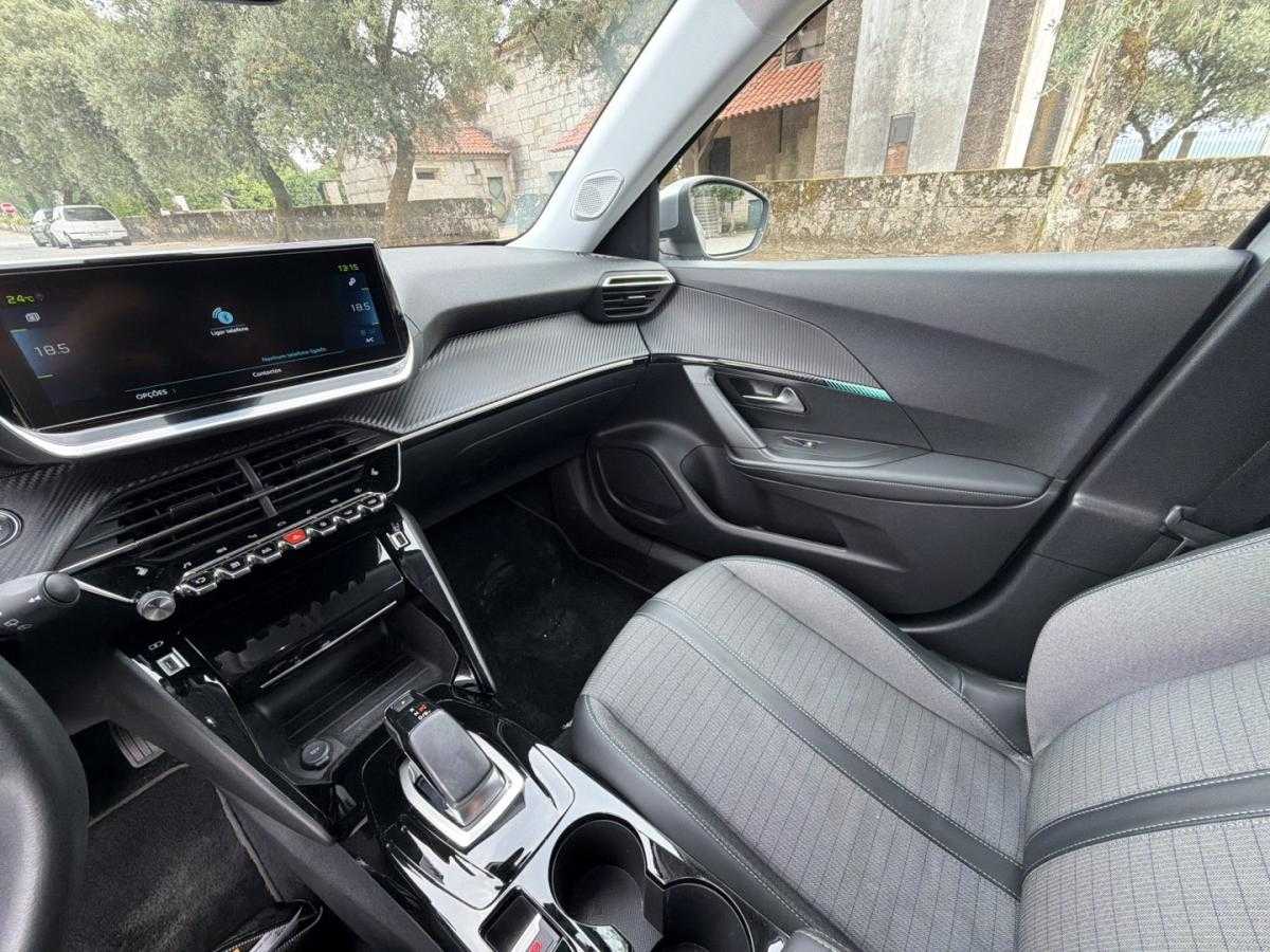 peugeot-e-2008-2021-eletrico-0cc