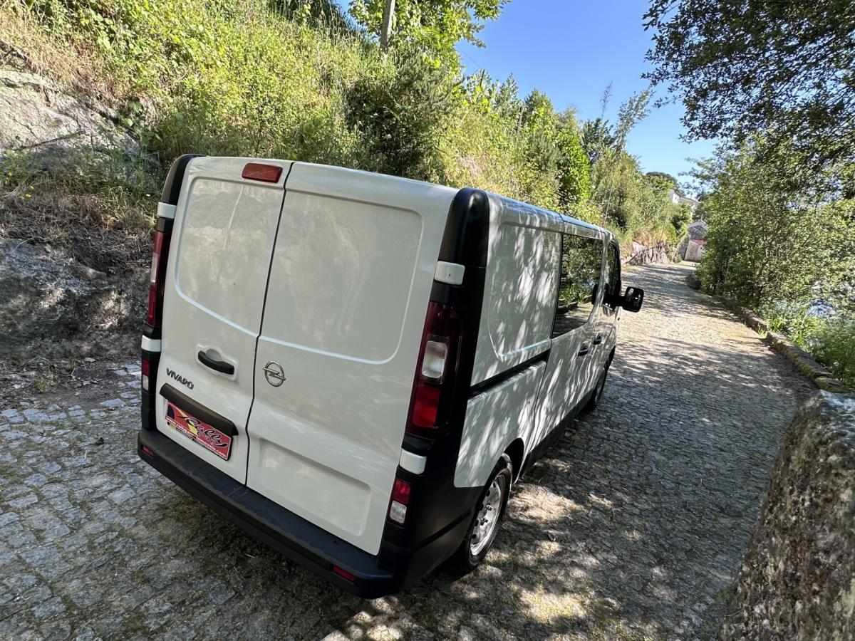 opel-vivaro-2018-diesel-1598cc
