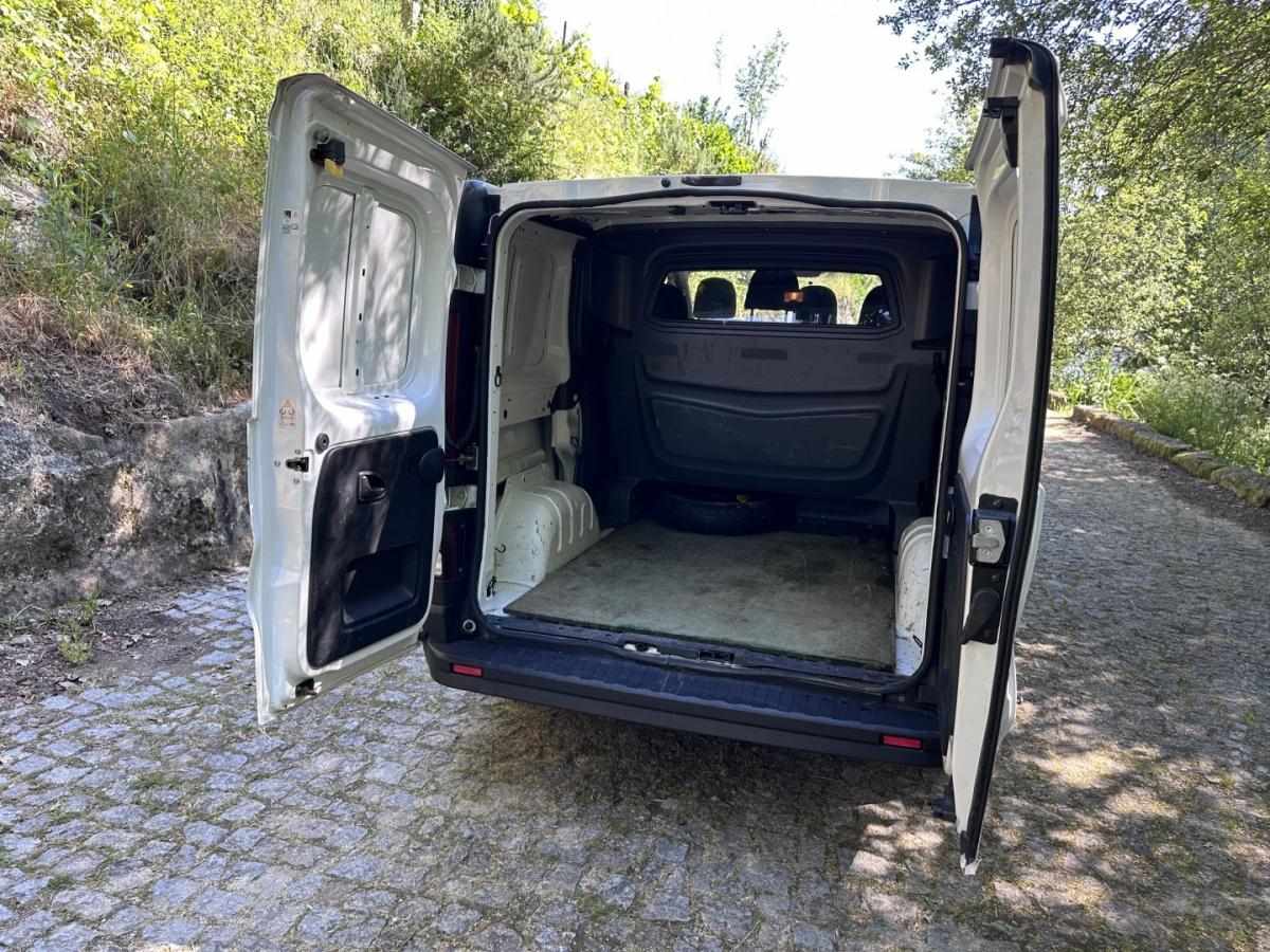 opel-vivaro-2018-diesel-1598cc