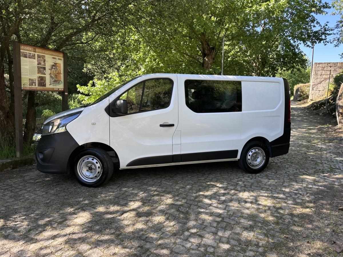 opel-vivaro-2018-diesel-1598cc