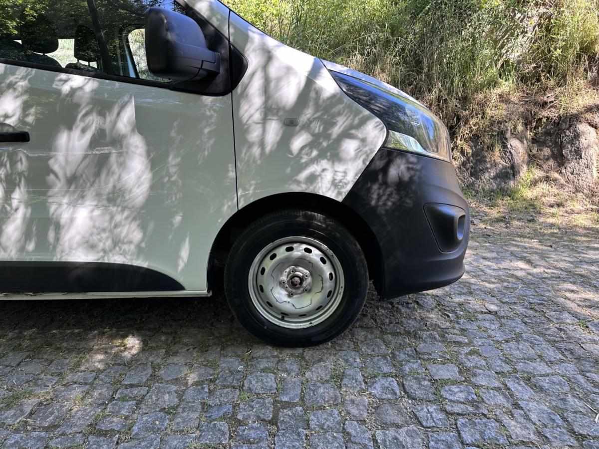 opel-vivaro-2018-diesel-1598cc