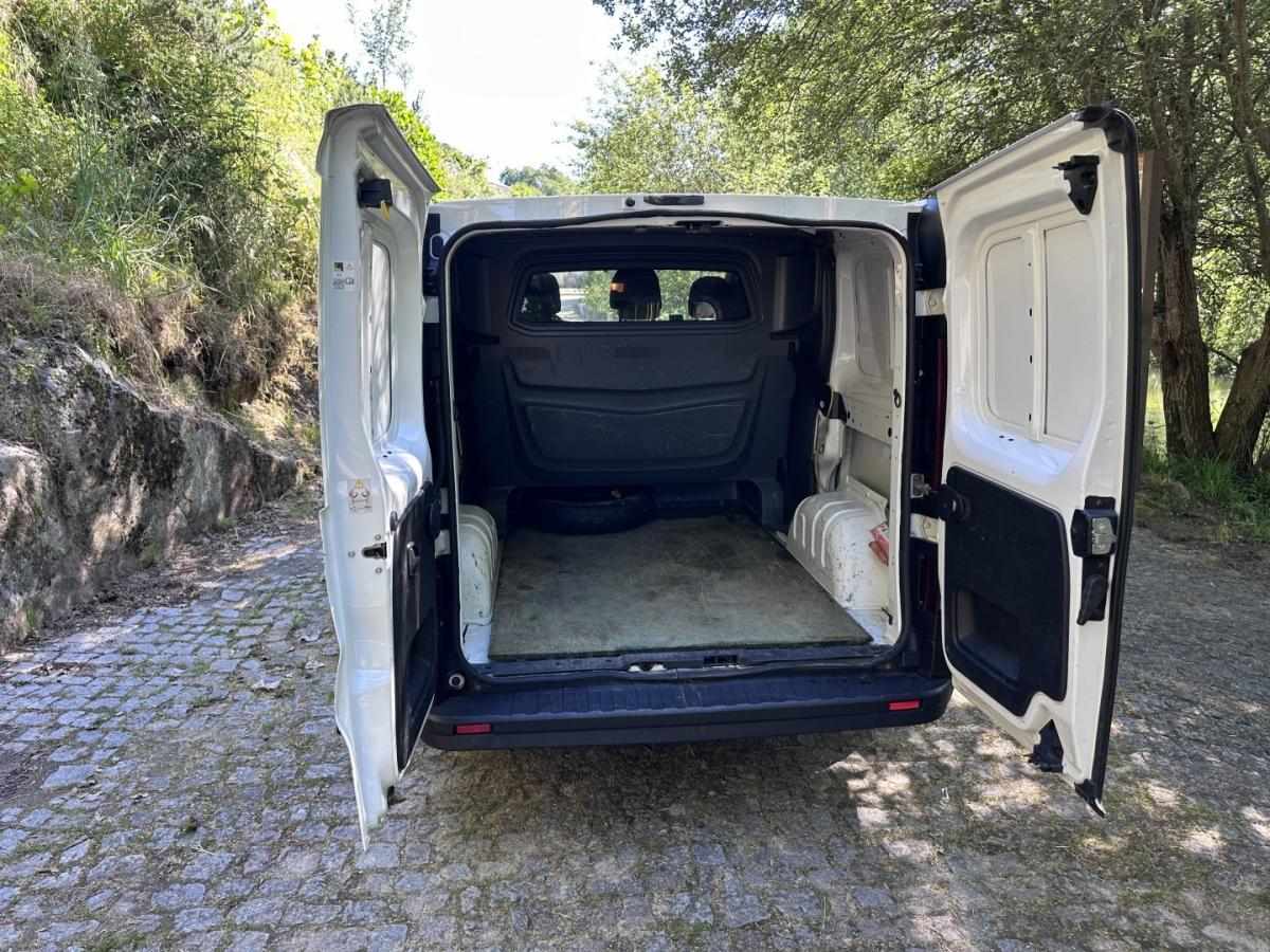 opel-vivaro-2018-diesel-1598cc