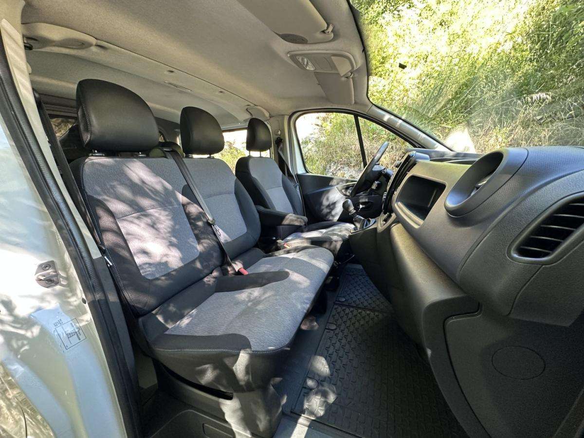 opel-vivaro-2018-diesel-1598cc