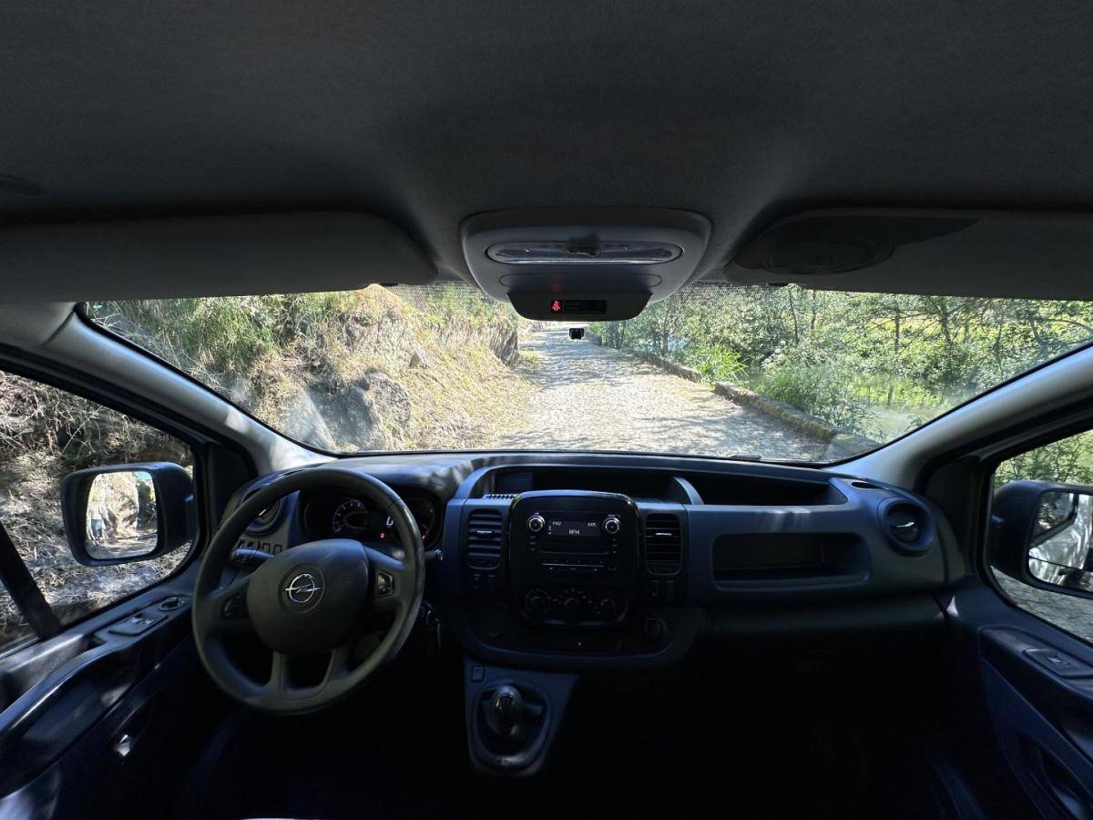 opel-vivaro-2018-diesel-1598cc