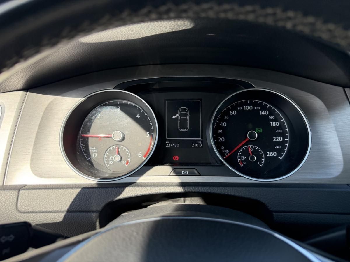 volkswagen-golf-2016-diesel-1598cc