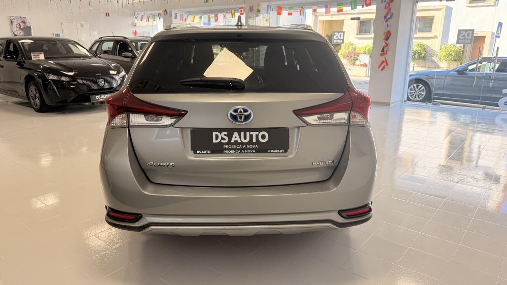 toyota-auris-touring-sports-2019-hibrido-a-gasolina-1798cc
