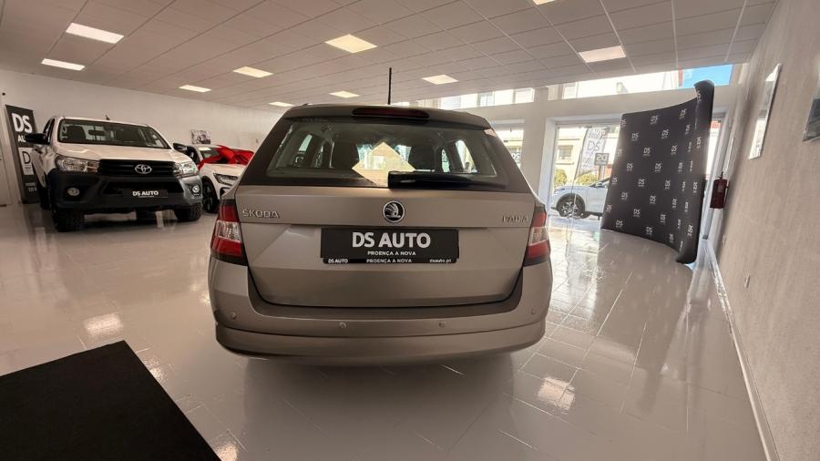 skoda-fabia-2017-gasolina-999cc