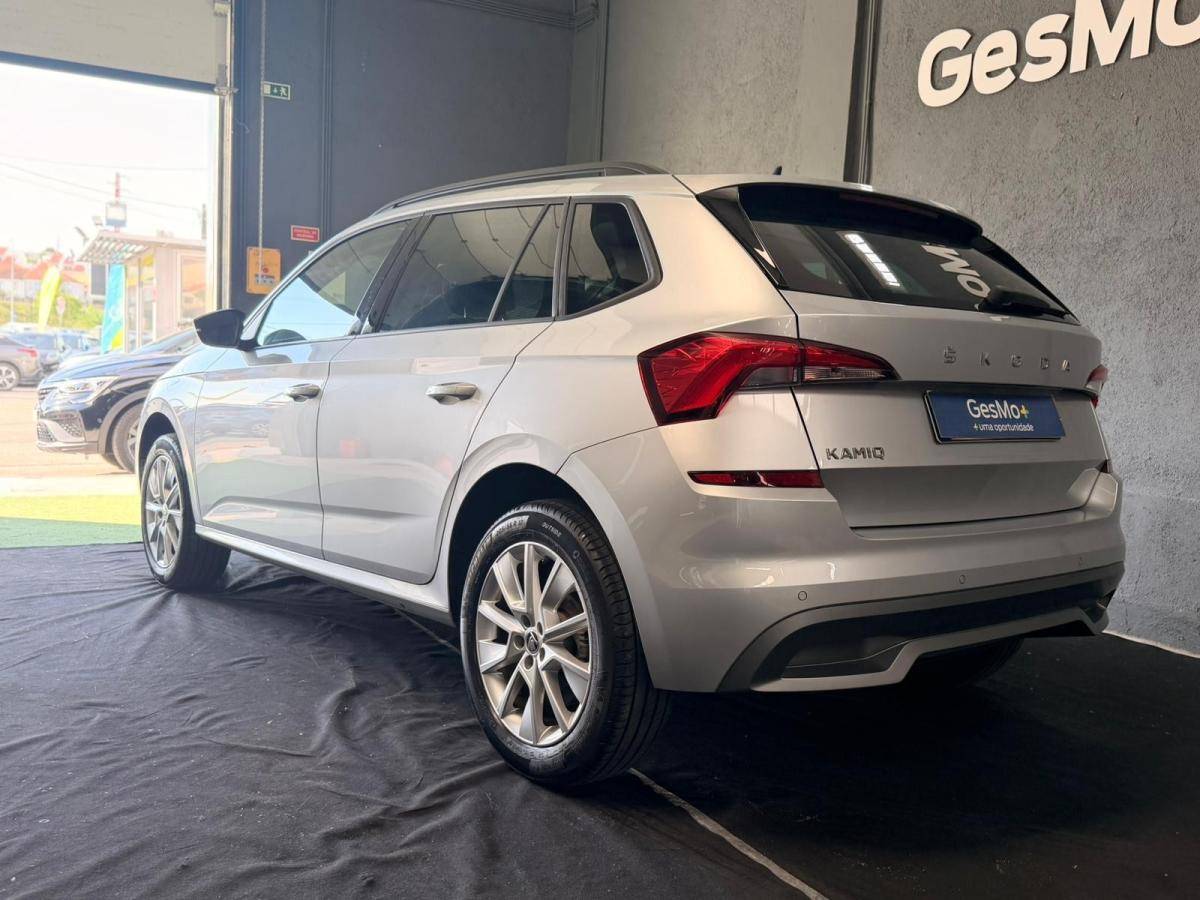 skoda-kamiq-2023-gasolina-999cc