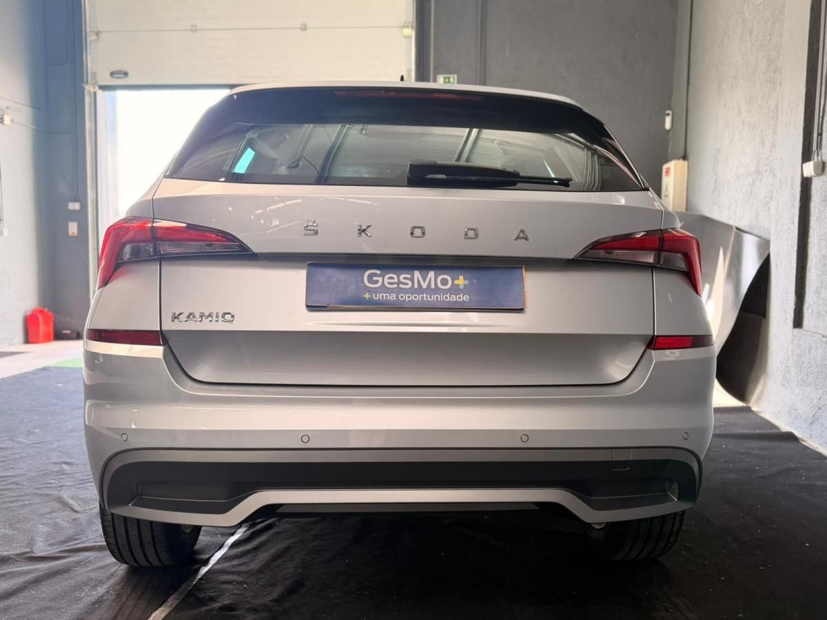 skoda-kamiq-2023-gasolina-999cc