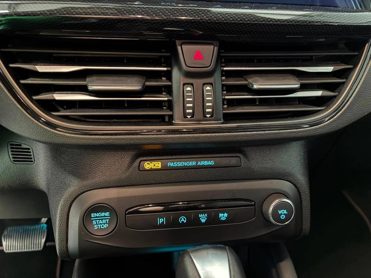 ford-focus-2025-gasolina-998cc