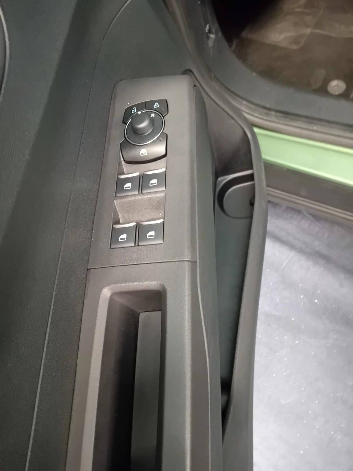 ford-tourneo-courier-2024-gasolina-998cc