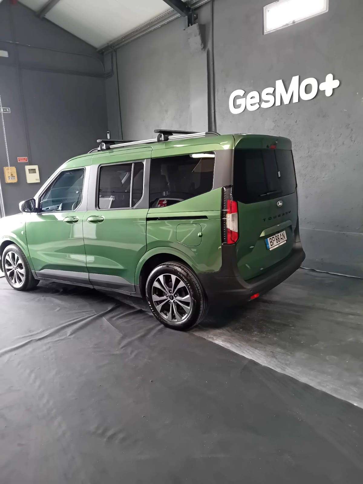 ford-tourneo-courier-2024-gasolina-998cc