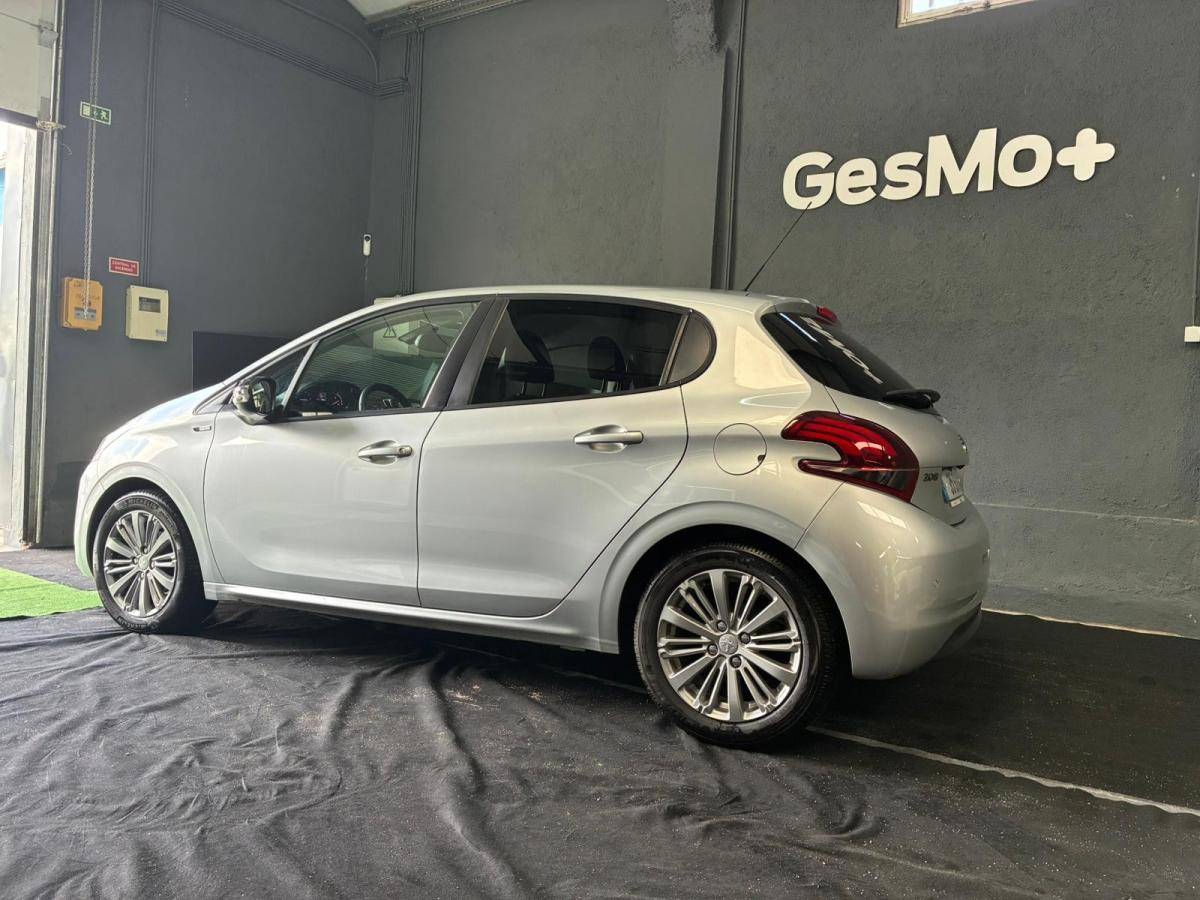 peugeot-208-2017-gasolina-1199cc