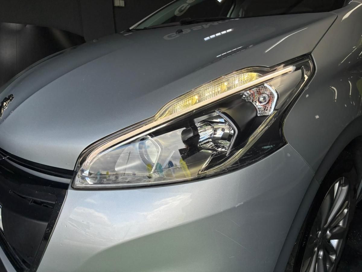peugeot-208-2017-gasolina-1199cc