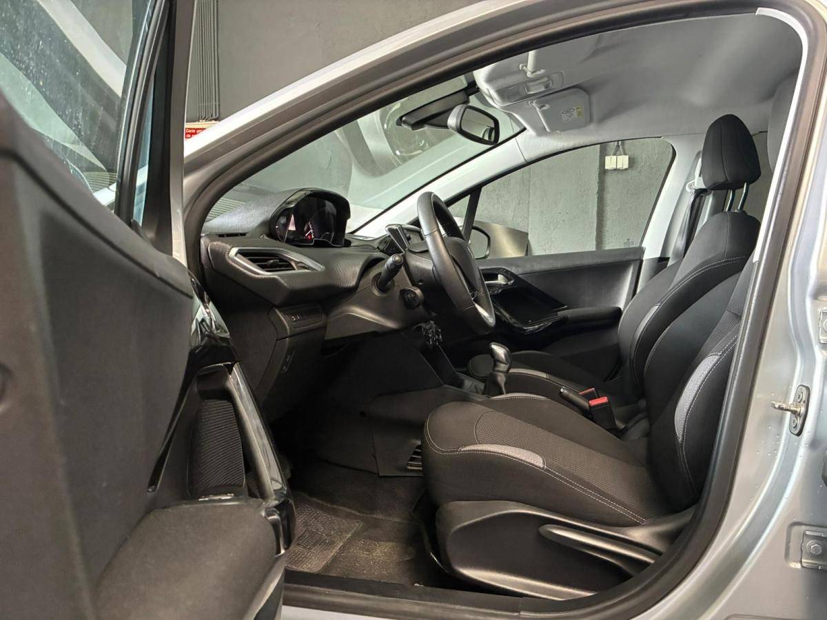 peugeot-208-2017-gasolina-1199cc