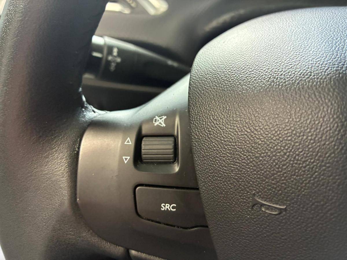 peugeot-208-2017-gasolina-1199cc