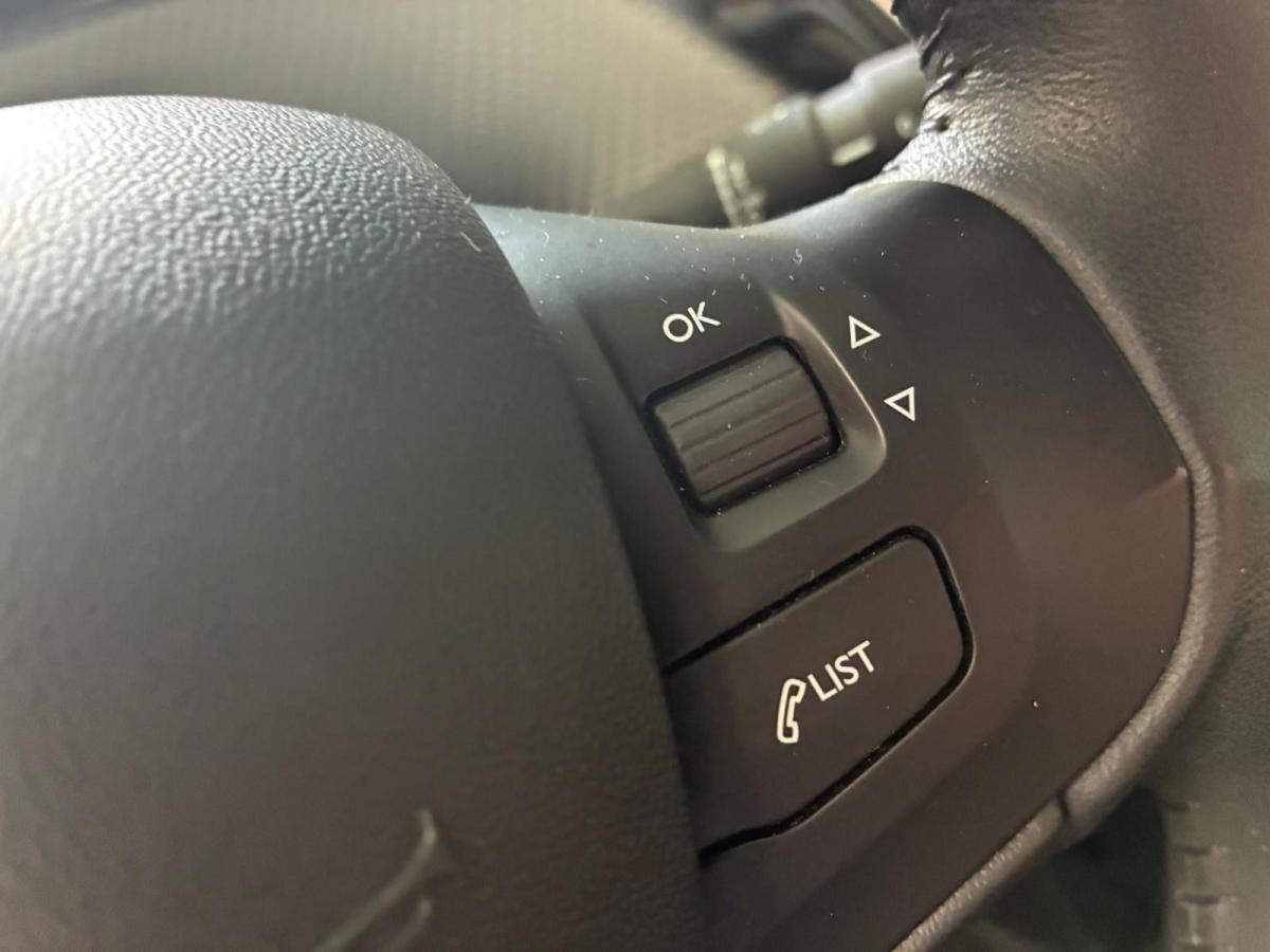 peugeot-208-2017-gasolina-1199cc