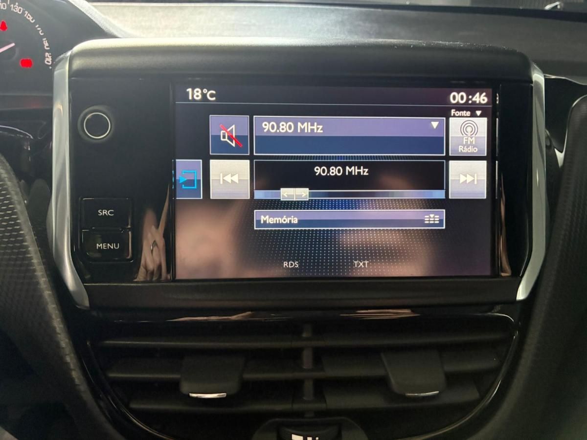 peugeot-208-2017-gasolina-1199cc