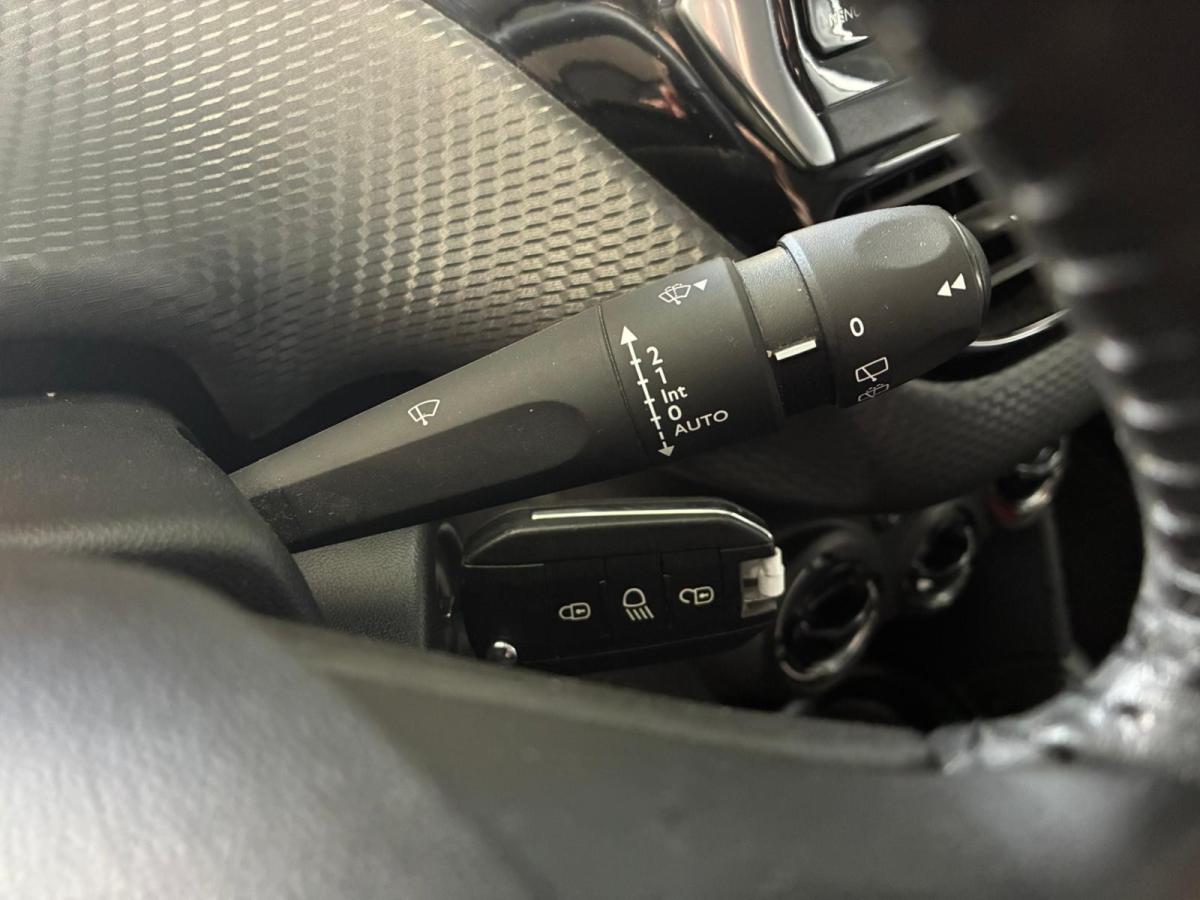 peugeot-208-2017-gasolina-1199cc