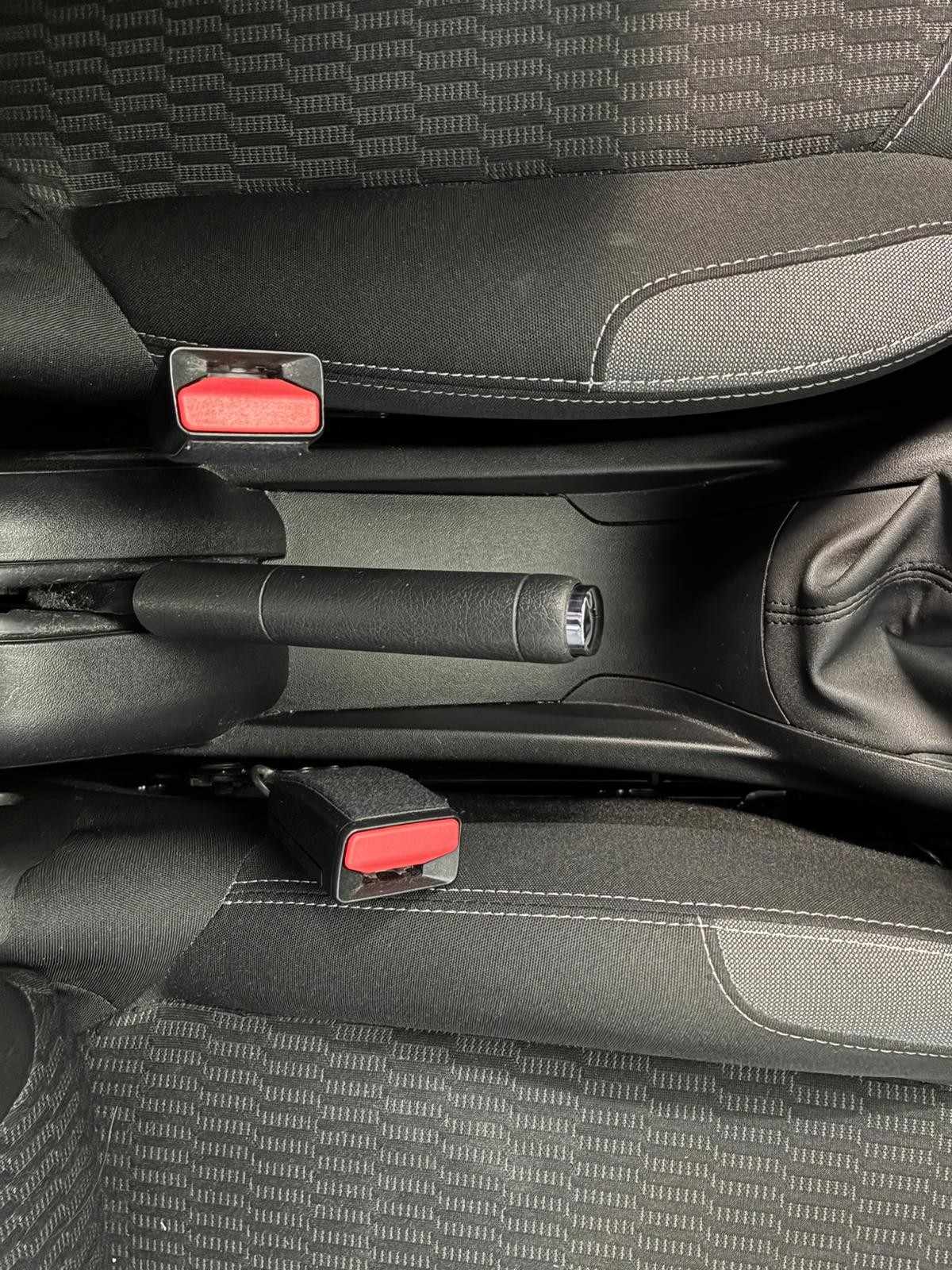 peugeot-208-2017-gasolina-1199cc