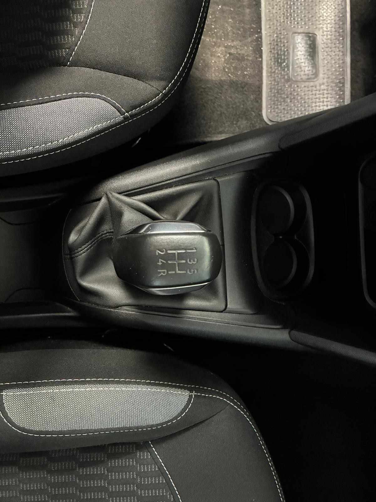 peugeot-208-2017-gasolina-1199cc