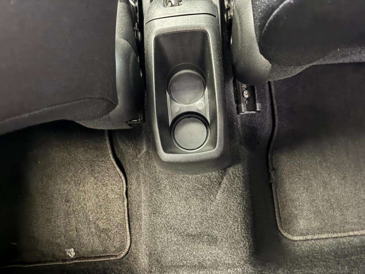 peugeot-208-2017-gasolina-1199cc
