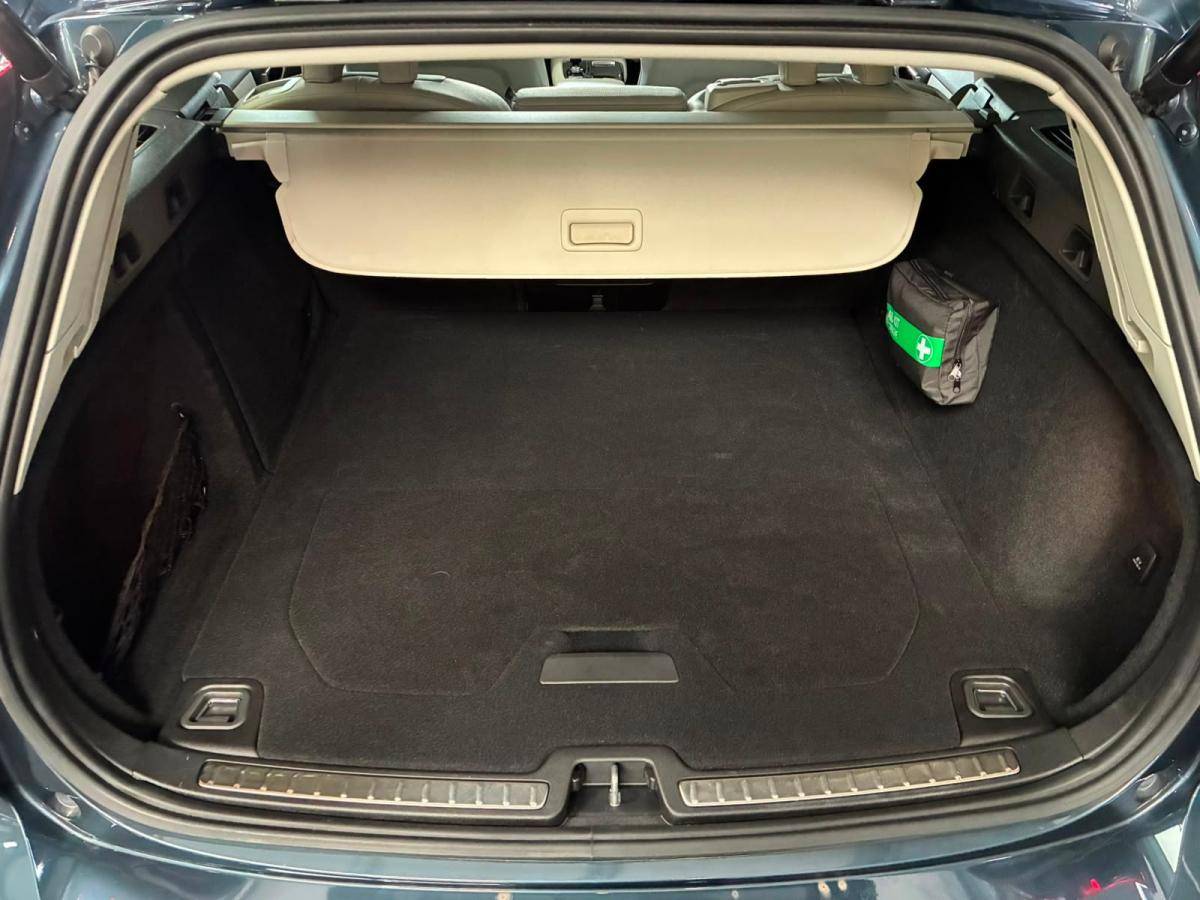 volvo-v60-2023-hibrido-a-gasolina-1969cc