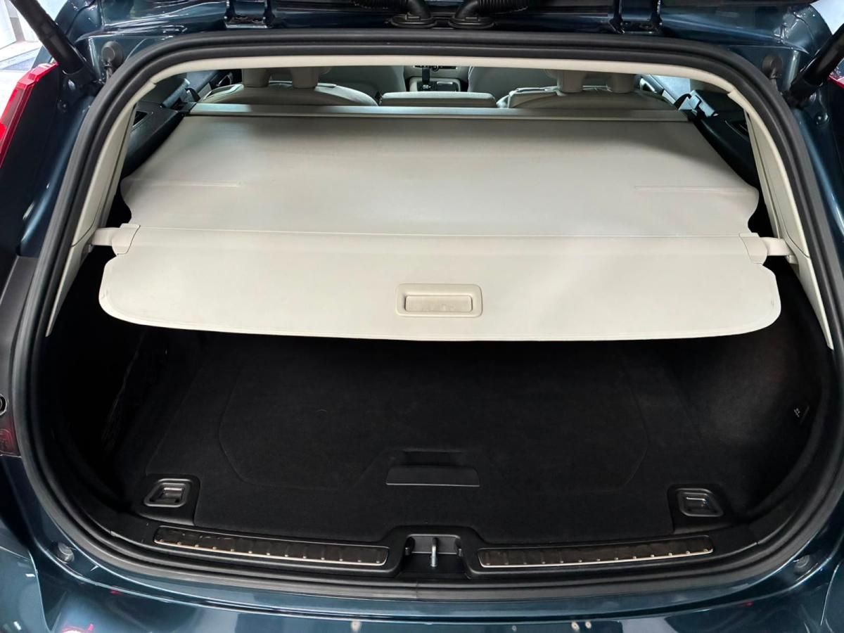 volvo-v60-2023-hibrido-a-gasolina-1969cc