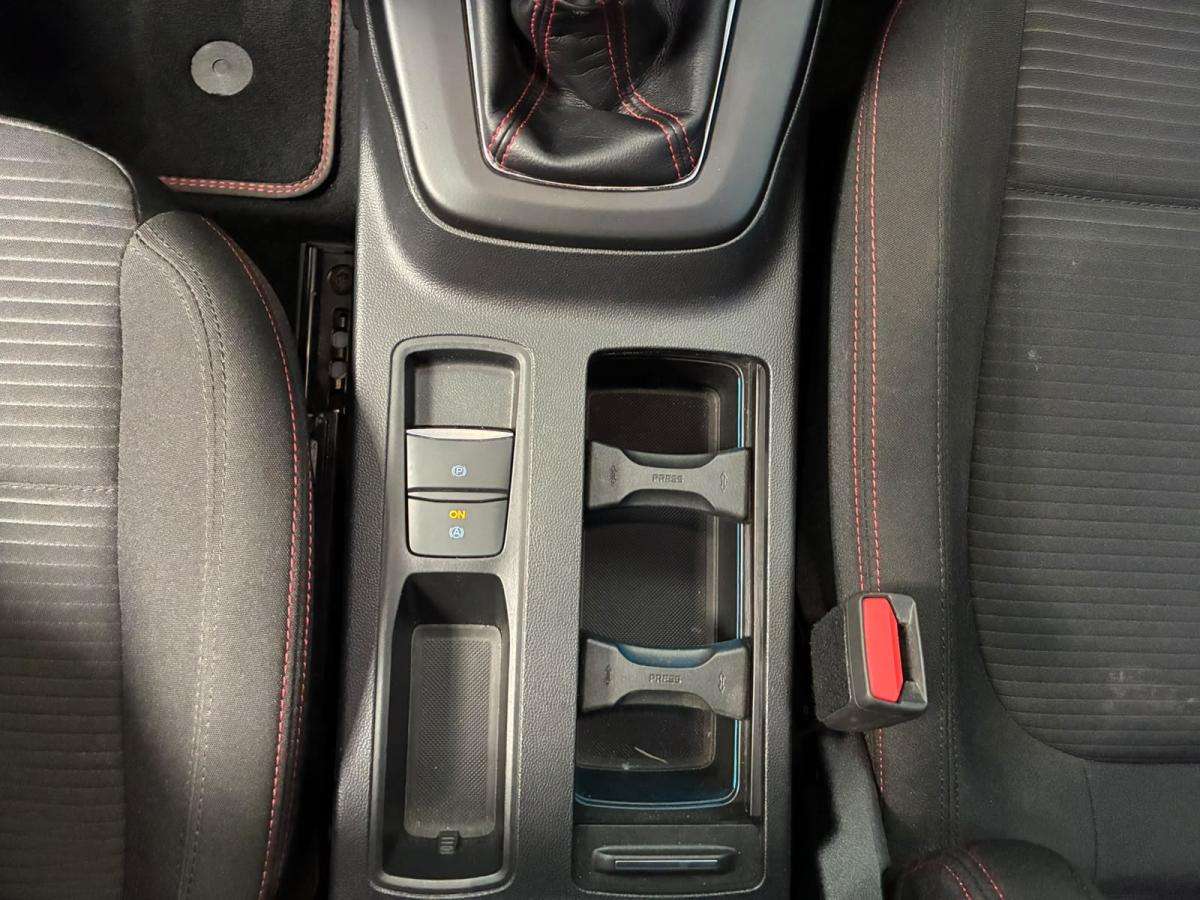 ford-focus-2025-gasolina-998cc