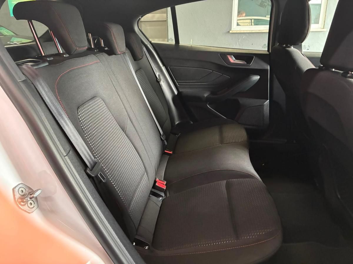 ford-focus-2023-gasolina-998cc