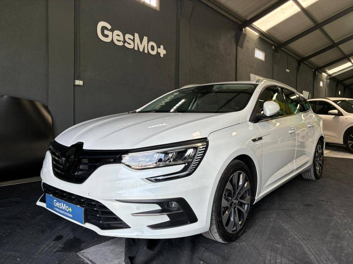 renault-megane-sport-tourer-2023-hibrido-a-gasolina-1598cc