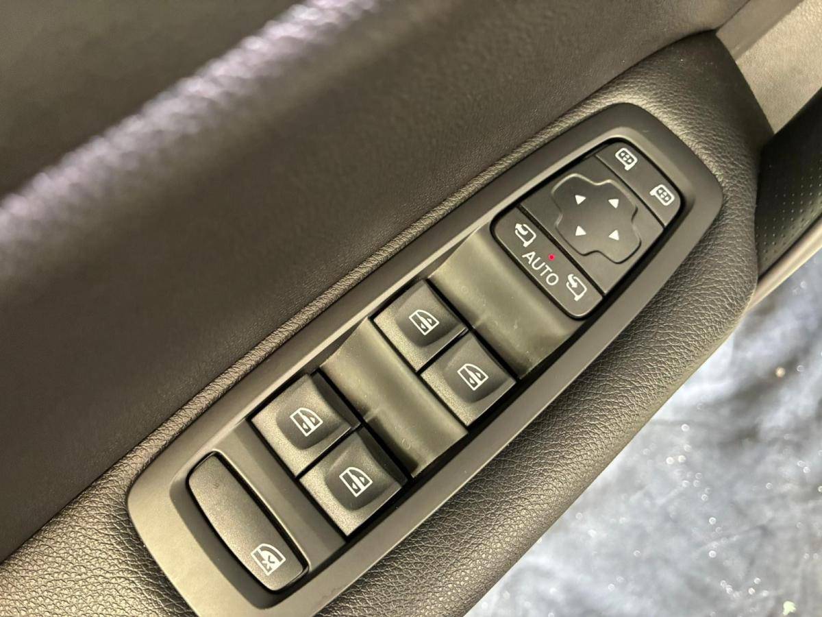 renault-megane-sport-tourer-2023-hibrido-a-gasolina-1598cc